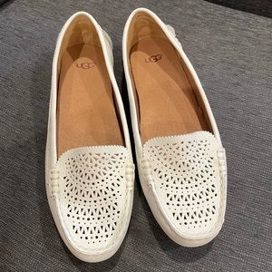 New White leather Ugg flats / loafers